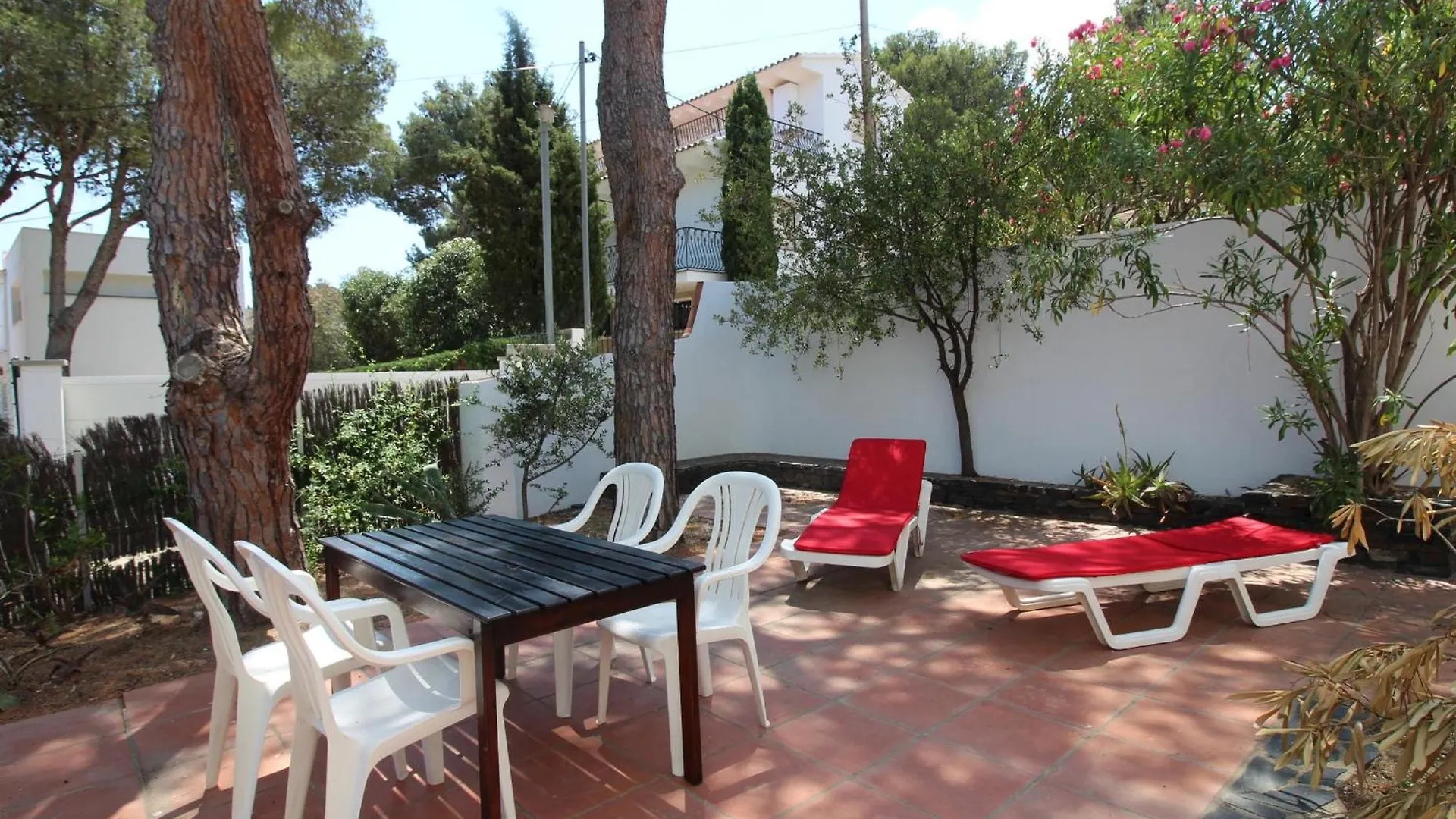 Gran Apartamento Con Terraza En Fane De Baix, Llanca - Es-228-154 0*,