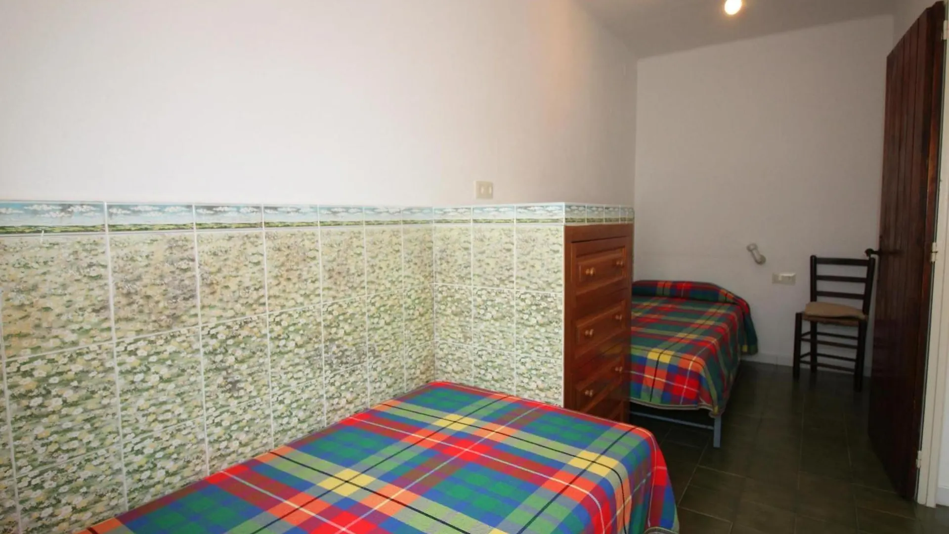 Gran Apartamento Con Terraza En Fane De Baix, Llanca - Es-228-154